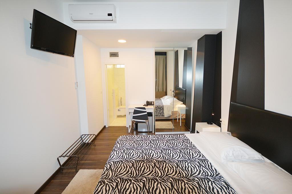 Bed And Breakfast Four Rooms Zadar Rum bild